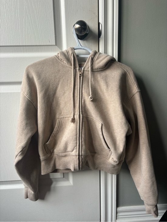 Aritzia Sweaters - TNA Cropped Zip-Up Hoodie